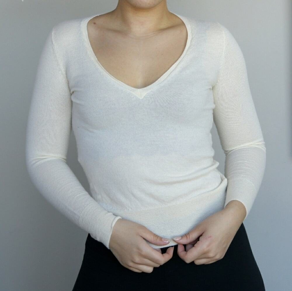 The Limited Women's V Neck Sweater Small